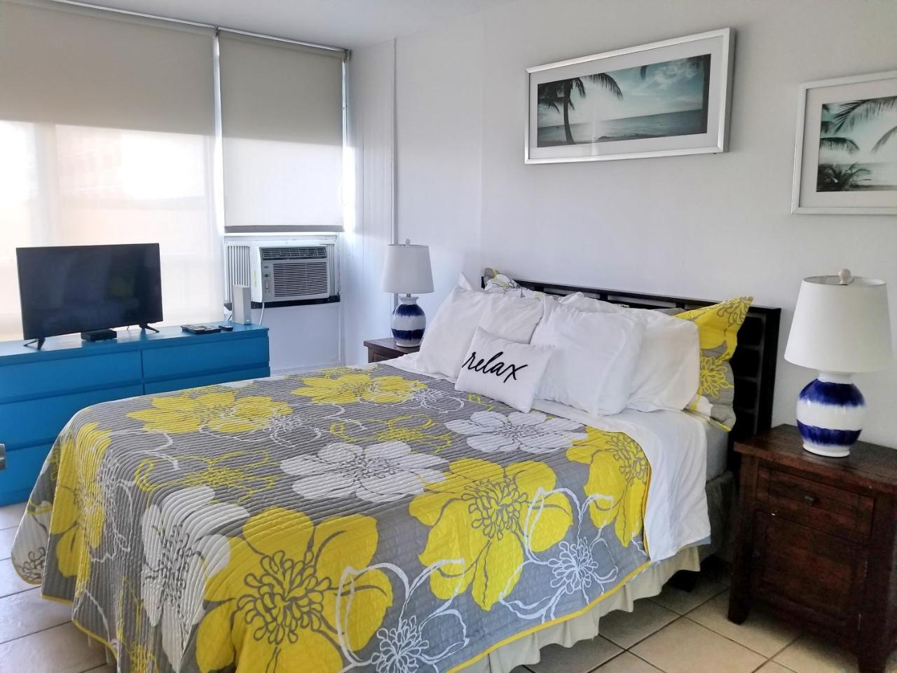 Beachfront Coral Beach Condo San Juan Exterior foto